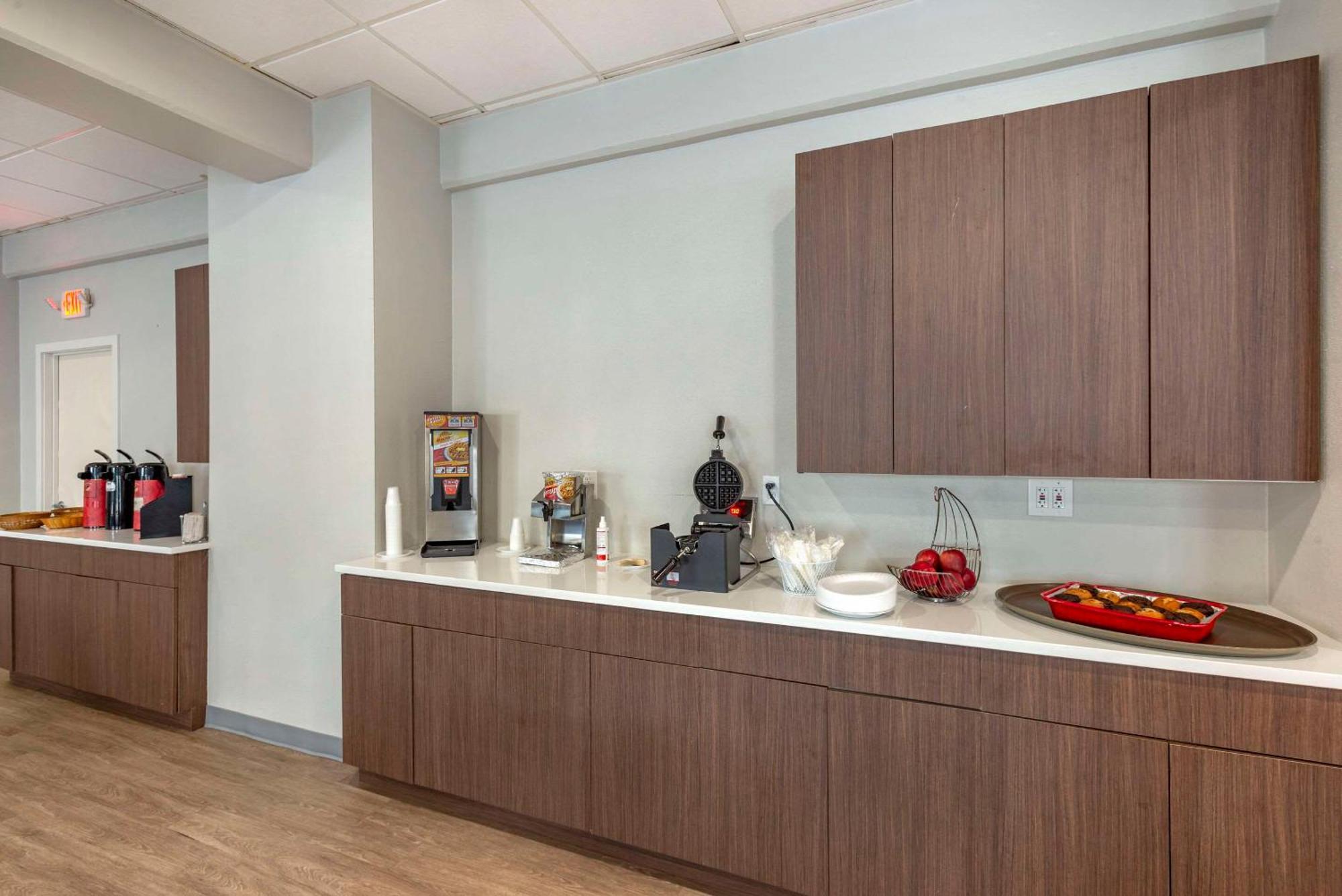 Comfort Inn Philadelphia International Airport West Chester Exterior foto
